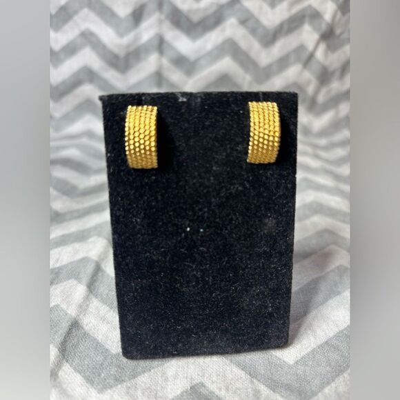 Monet Goldtone Post Earrings Excellent Preloved Condition - Picture 1 of 8